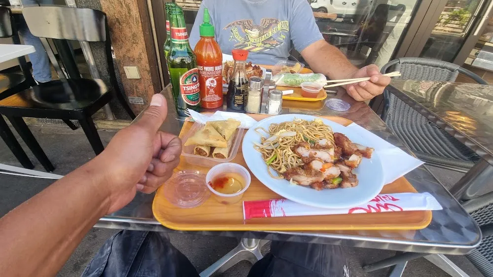 Nouilles Sautées Au Poulet Croustillant