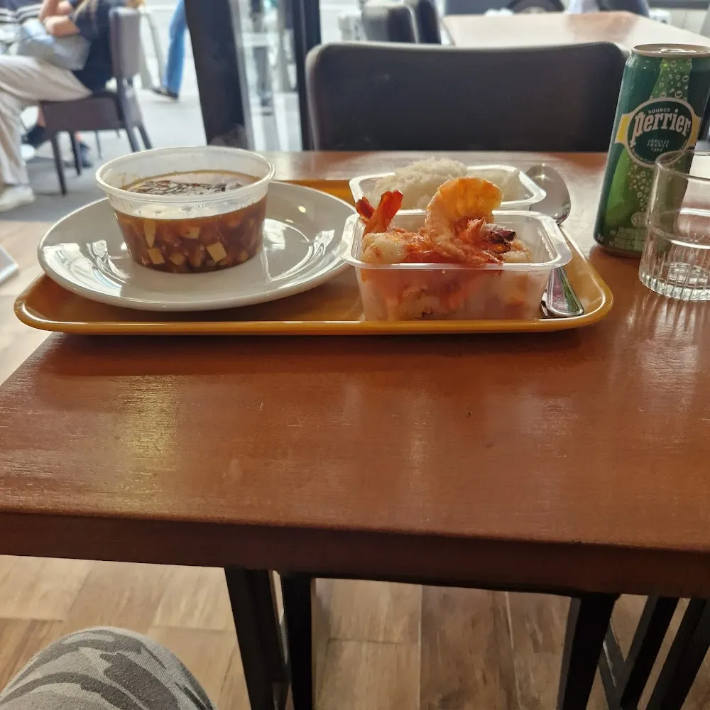 Potage Pékinois Et Crevettes Poivres Et Sel